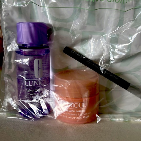 Clinique Bundle! 11 Brand New Pieces Total - Picture 6 of 13